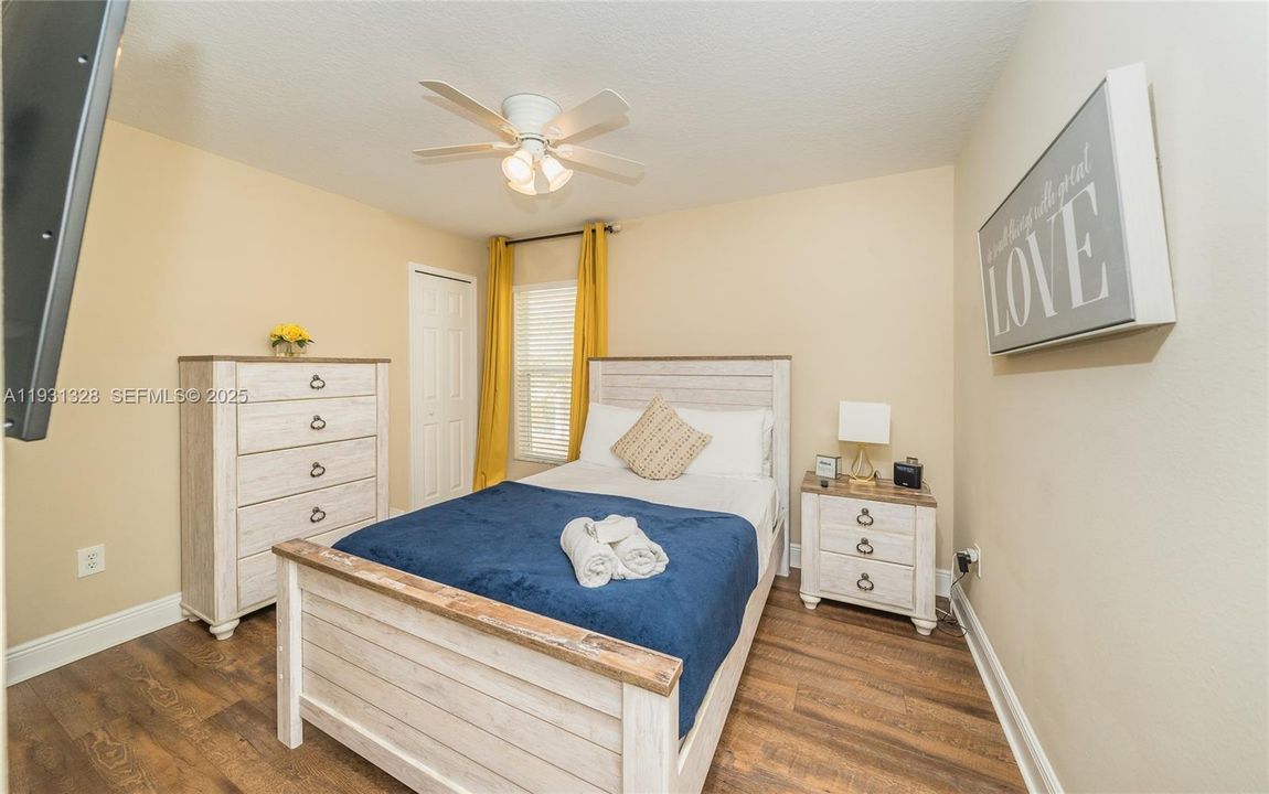 For Sale: $395,000 (4 beds, 2 baths, 1624 Square Feet)