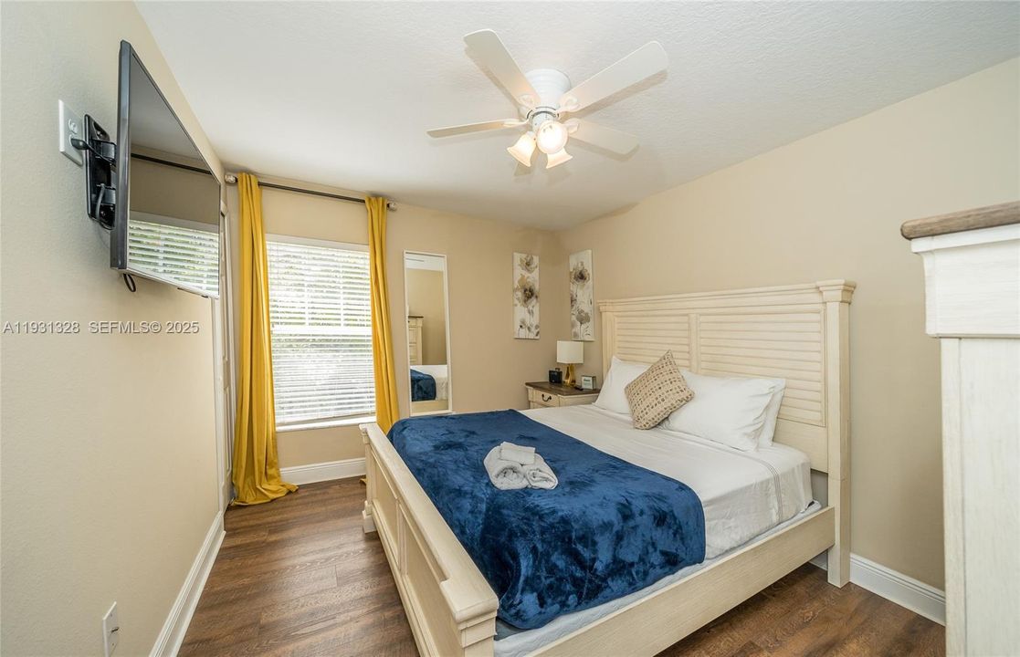 For Sale: $395,000 (4 beds, 2 baths, 1624 Square Feet)