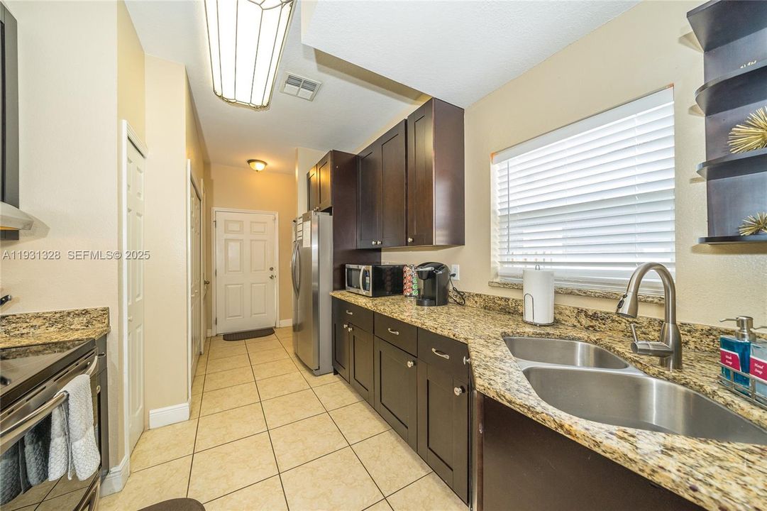 For Sale: $395,000 (4 beds, 2 baths, 1624 Square Feet)