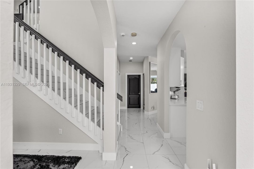 For Sale: $635,000 (5 beds, 3 baths, 2726 Square Feet)