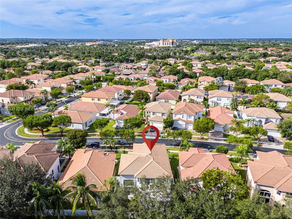 For Sale: $635,000 (5 beds, 3 baths, 2726 Square Feet)