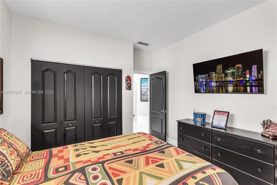 For Sale: $635,000 (5 beds, 3 baths, 2726 Square Feet)