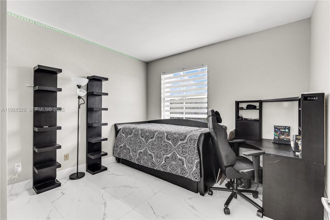 For Sale: $635,000 (5 beds, 3 baths, 2726 Square Feet)