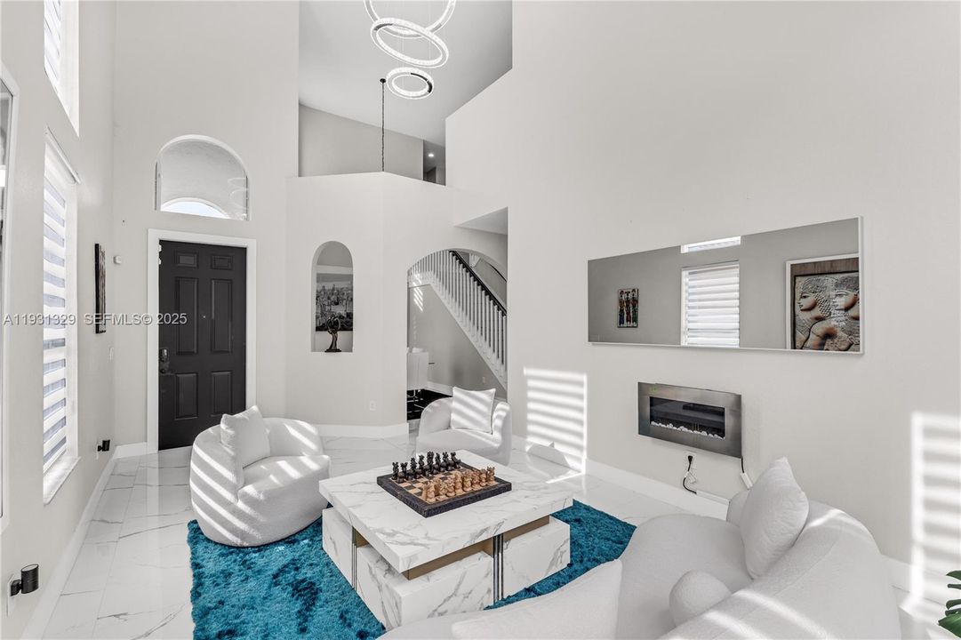 For Sale: $635,000 (5 beds, 3 baths, 2726 Square Feet)