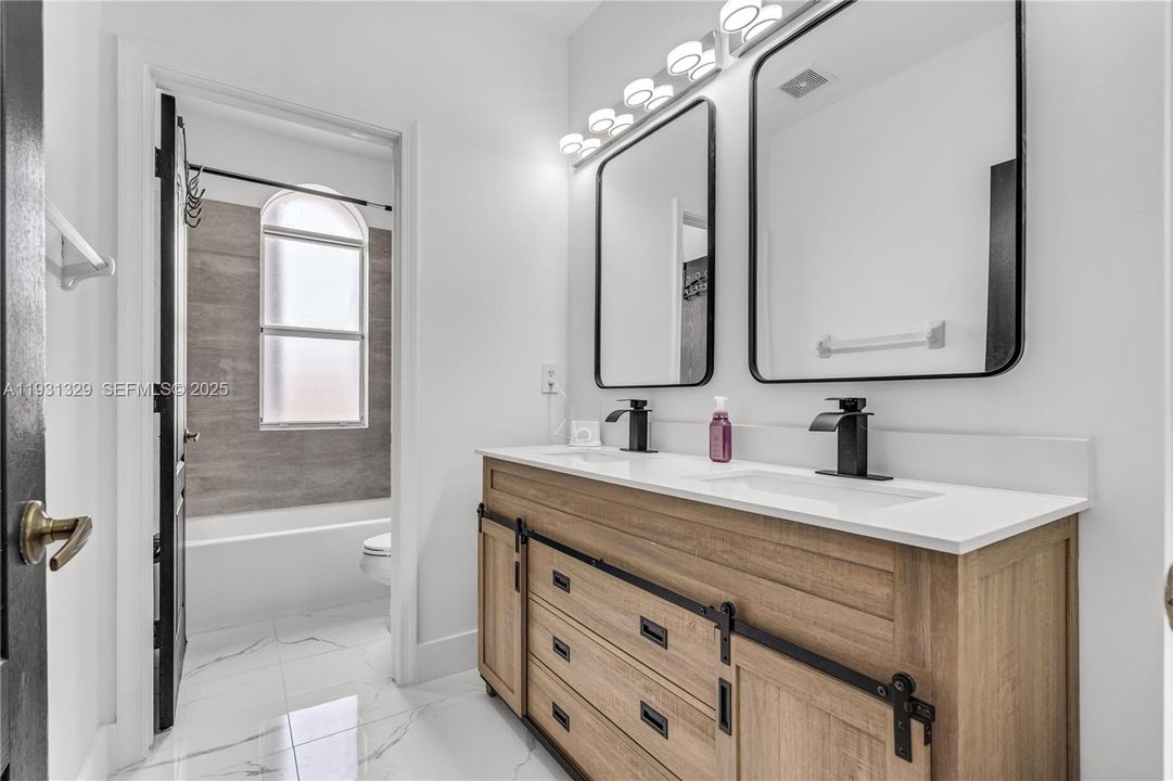 For Sale: $635,000 (5 beds, 3 baths, 2726 Square Feet)