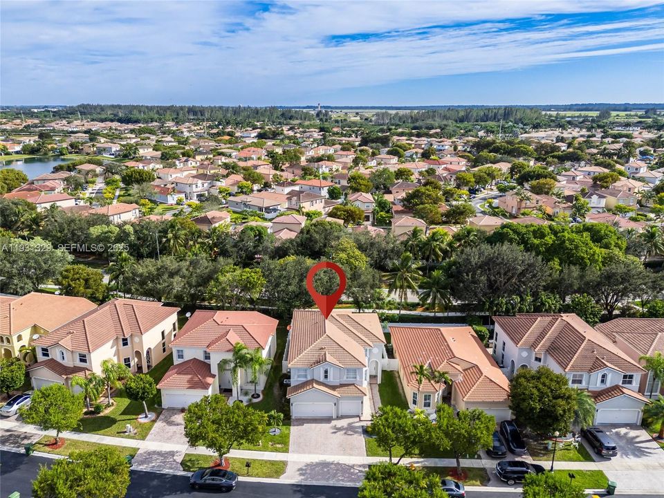 For Sale: $635,000 (5 beds, 3 baths, 2726 Square Feet)