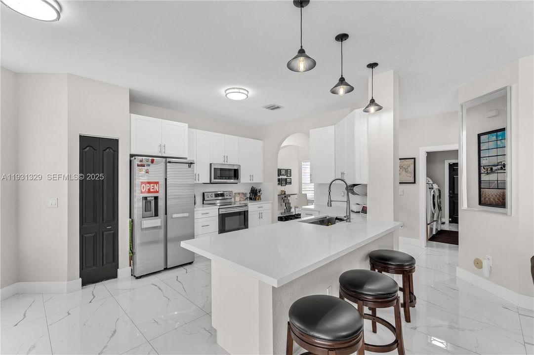 For Sale: $635,000 (5 beds, 3 baths, 2726 Square Feet)