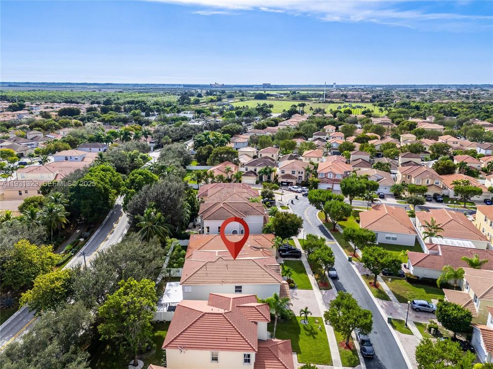 For Sale: $635,000 (5 beds, 3 baths, 2726 Square Feet)