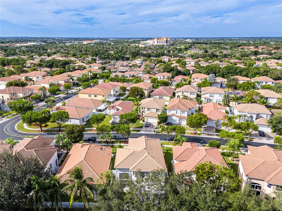 For Sale: $635,000 (5 beds, 3 baths, 2726 Square Feet)