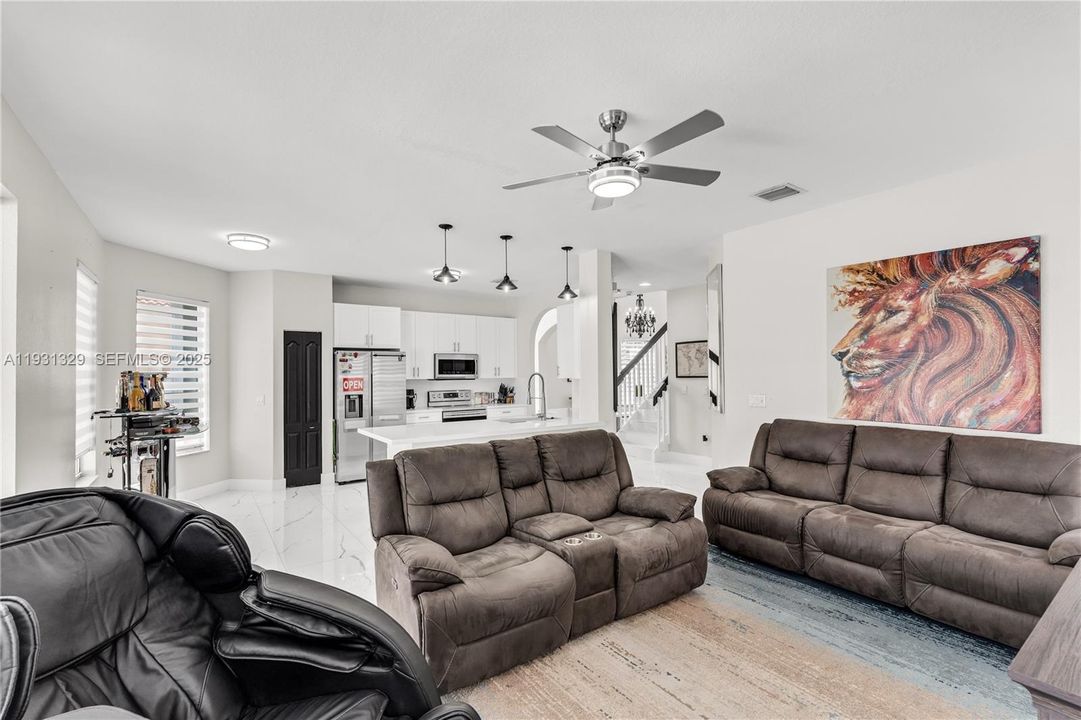 For Sale: $635,000 (5 beds, 3 baths, 2726 Square Feet)