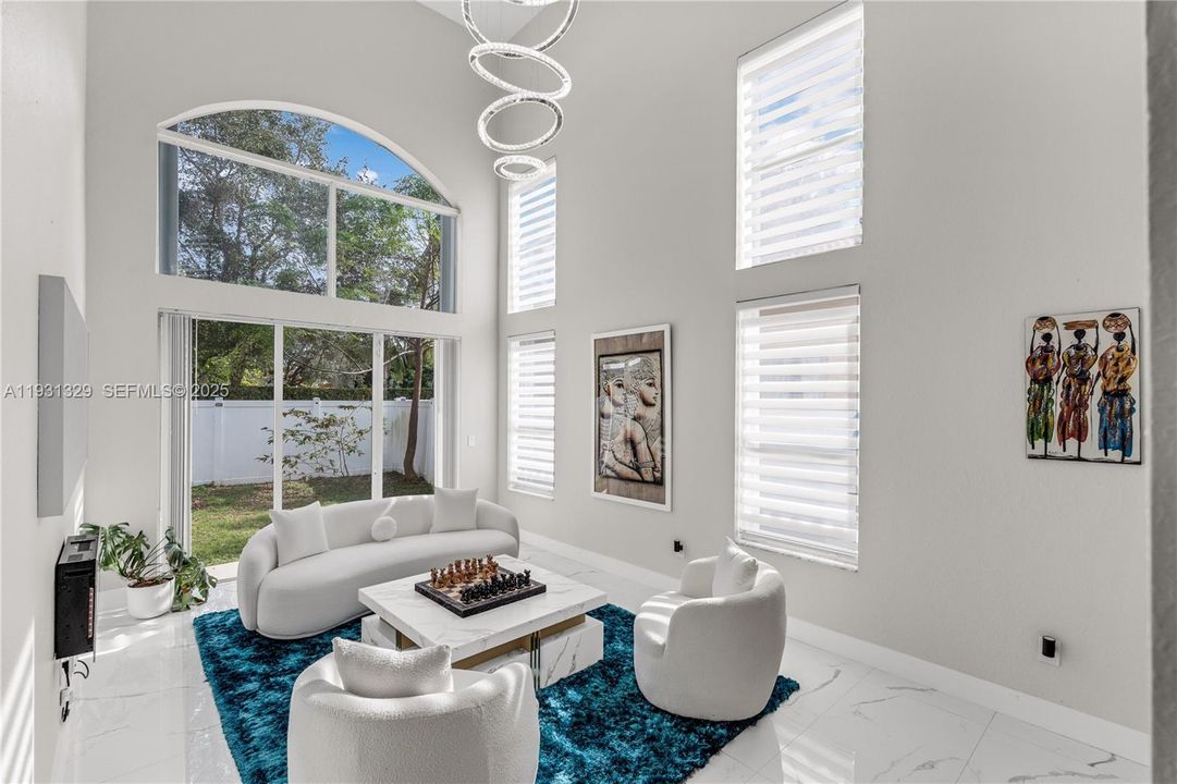 For Sale: $635,000 (5 beds, 3 baths, 2726 Square Feet)