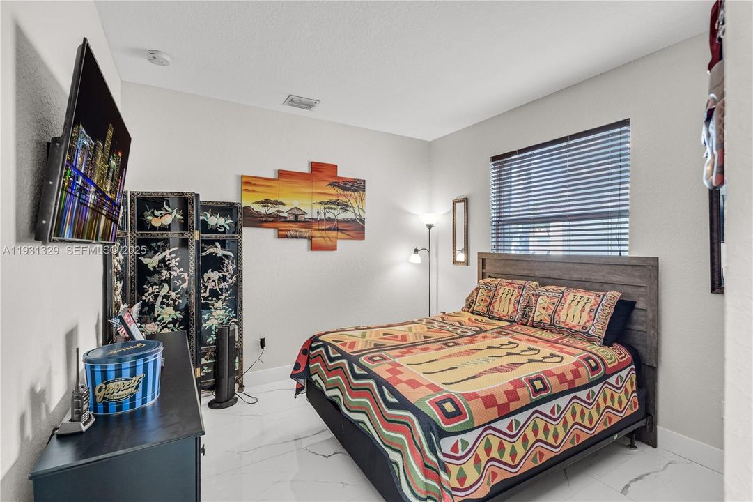 For Sale: $635,000 (5 beds, 3 baths, 2726 Square Feet)