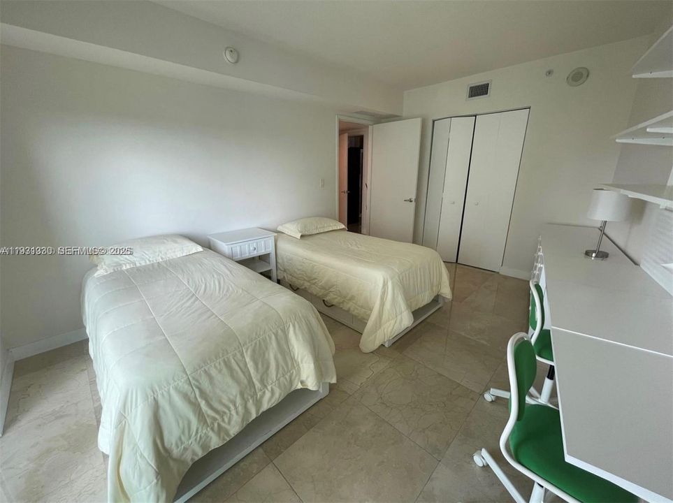 For Rent: $4,950 (3 beds, 2 baths, 1447 Square Feet)