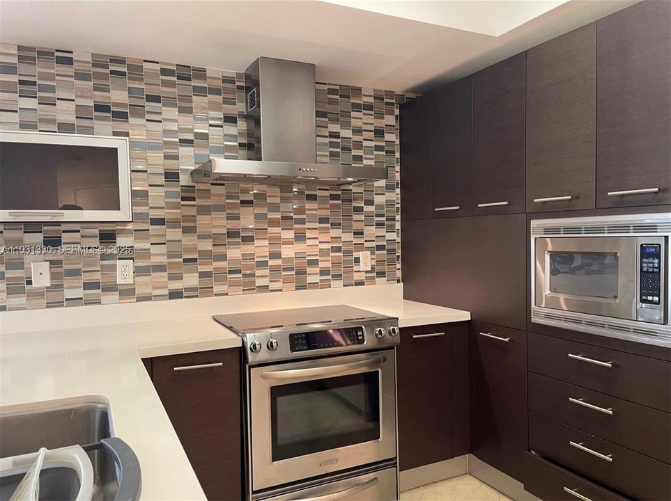 For Rent: $4,950 (3 beds, 2 baths, 1447 Square Feet)