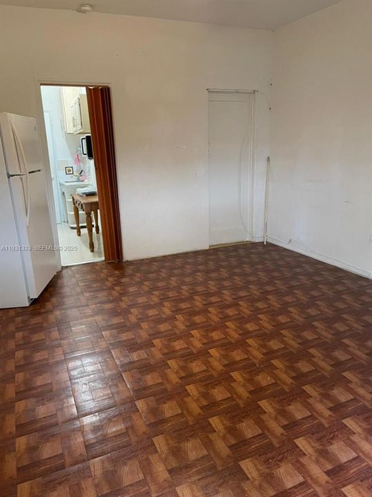 En Renta: $1,500 (0 camas, 1 baños, 6440 Pies cuadrados)