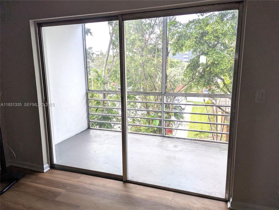 For Rent: $1,750 (2 beds, 2 baths, 890 Square Feet)