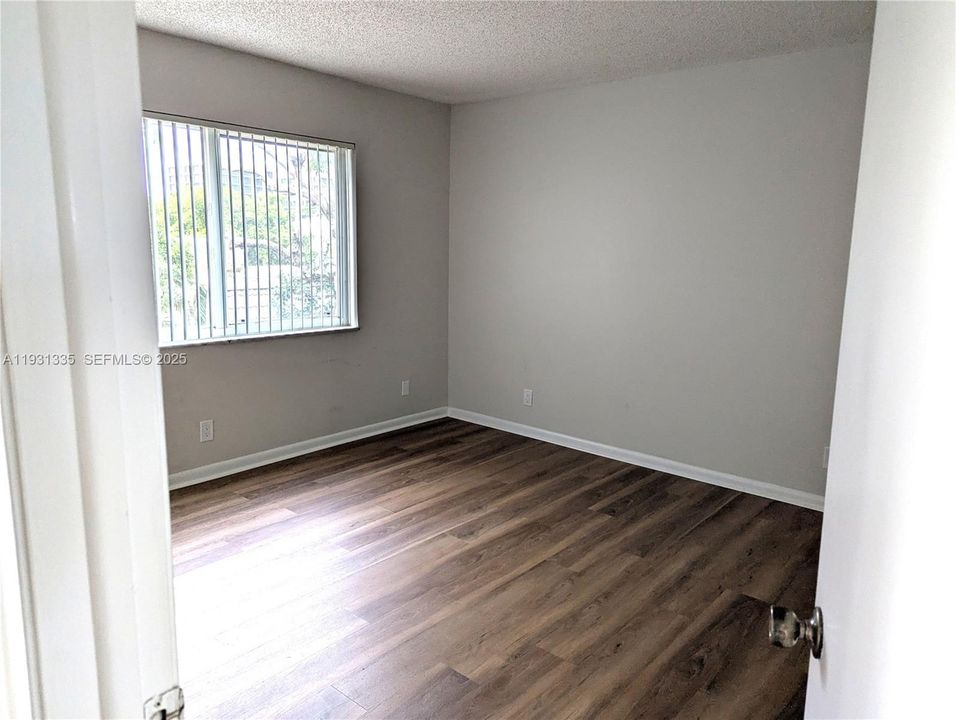For Rent: $1,750 (2 beds, 2 baths, 890 Square Feet)