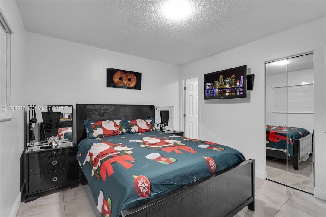 For Rent: $3,200 (3 beds, 2 baths, 1265 Square Feet)