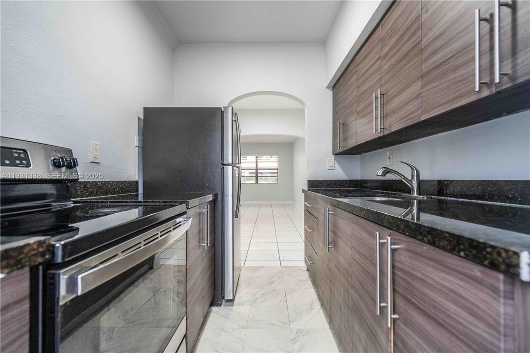 В аренду: $1,750 (1 спален, 1 ванн, 650 Квадратных фут)