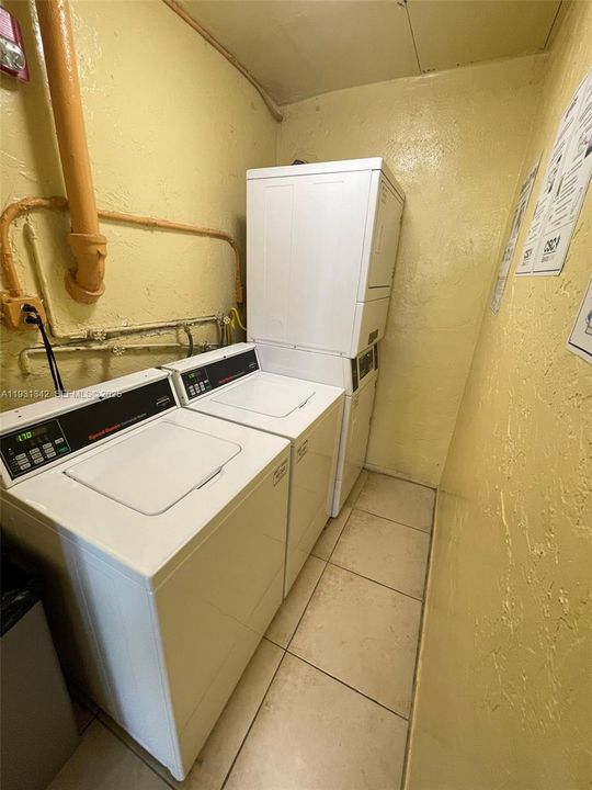 For Rent: $1,575 (1 beds, 1 baths, 943 Square Feet)