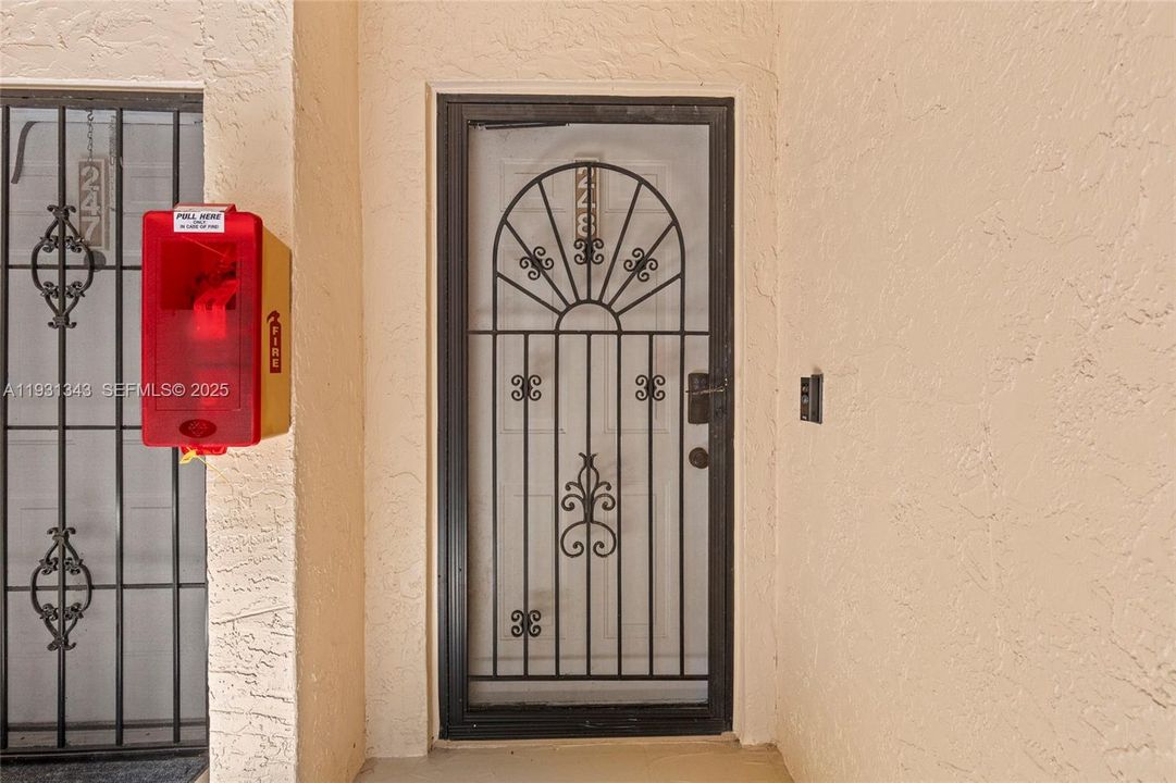 For Sale: $276,450 (3 beds, 2 baths, 1392 Square Feet)