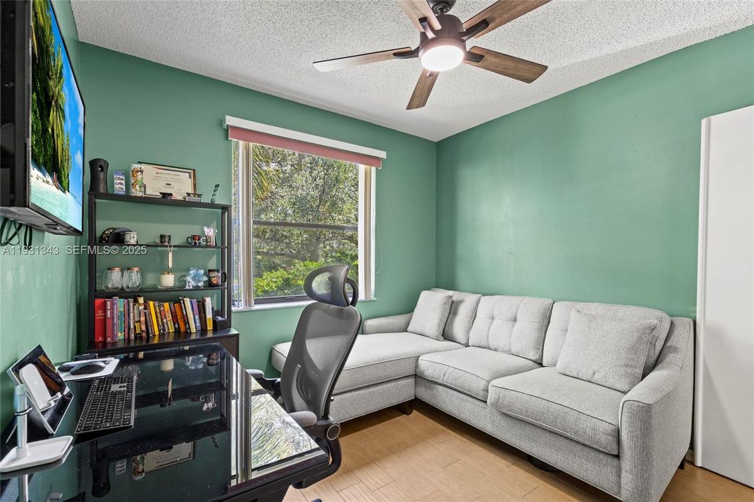 For Sale: $276,450 (3 beds, 2 baths, 1392 Square Feet)