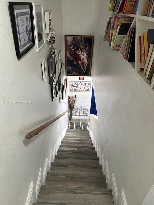 На продажу: $359,900 (2 спален, 1 ванн, 1152 Квадратных фут)