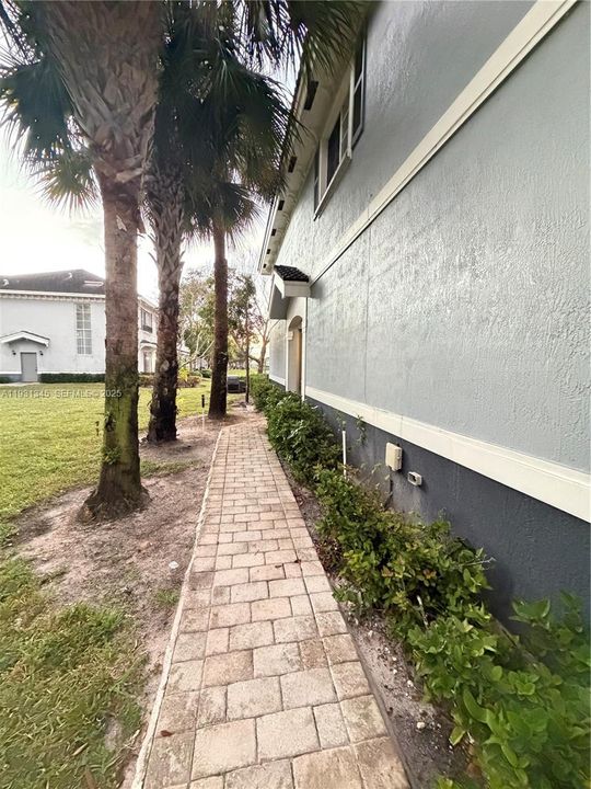 出租: $2,650 (3 贝兹, 2 浴室, 1392 平方英尺)