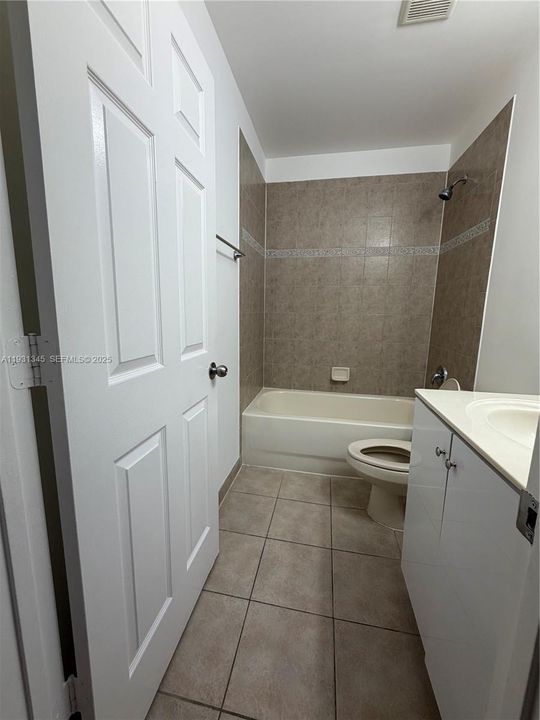 出租: $2,650 (3 贝兹, 2 浴室, 1392 平方英尺)