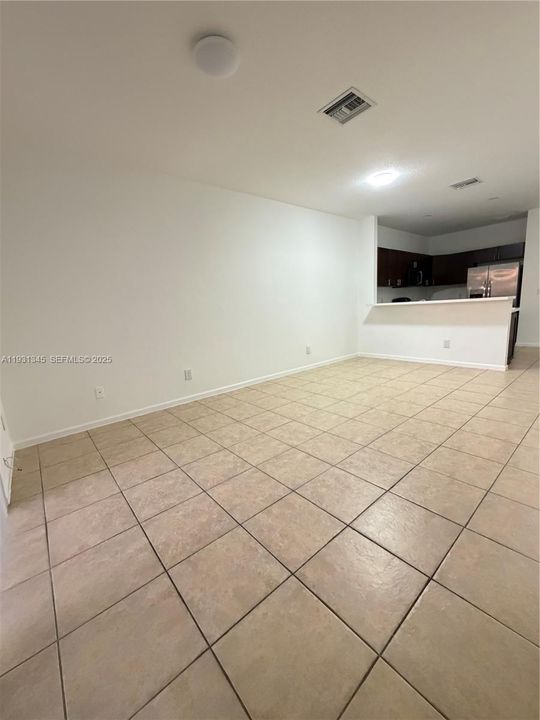 出租: $2,650 (3 贝兹, 2 浴室, 1392 平方英尺)