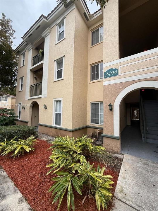 出租: $2,500 (2 贝兹, 2 浴室, 1080 平方英尺)