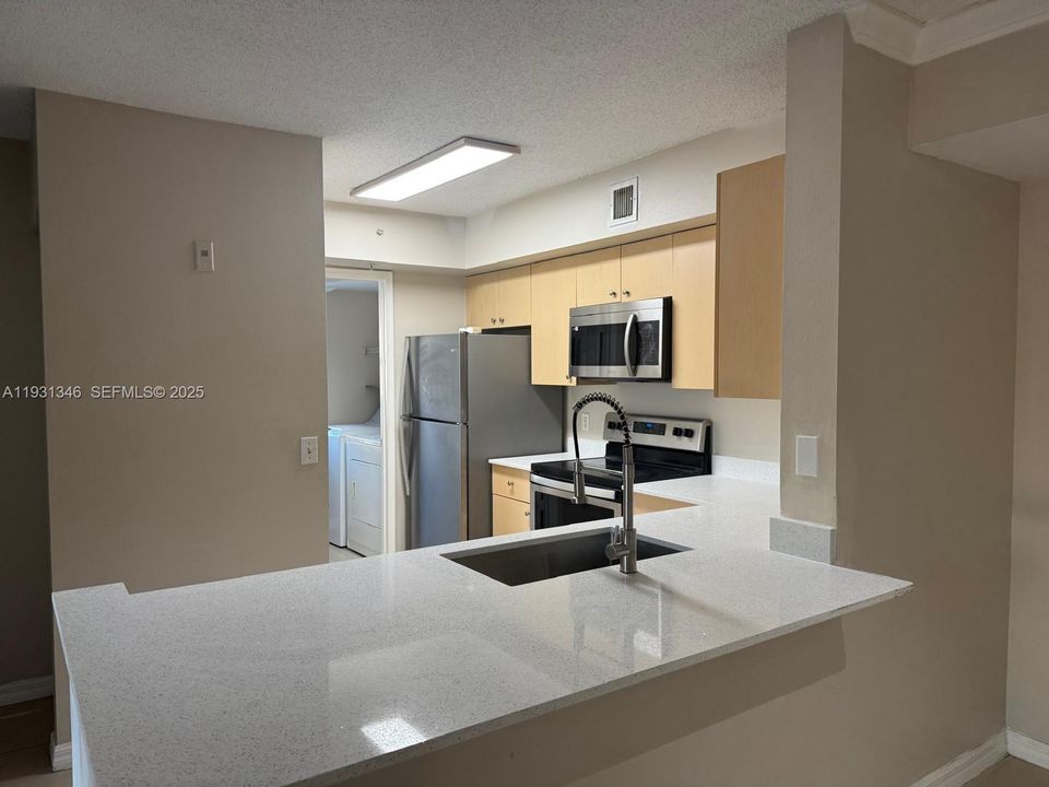 出租: $2,500 (2 贝兹, 2 浴室, 1080 平方英尺)