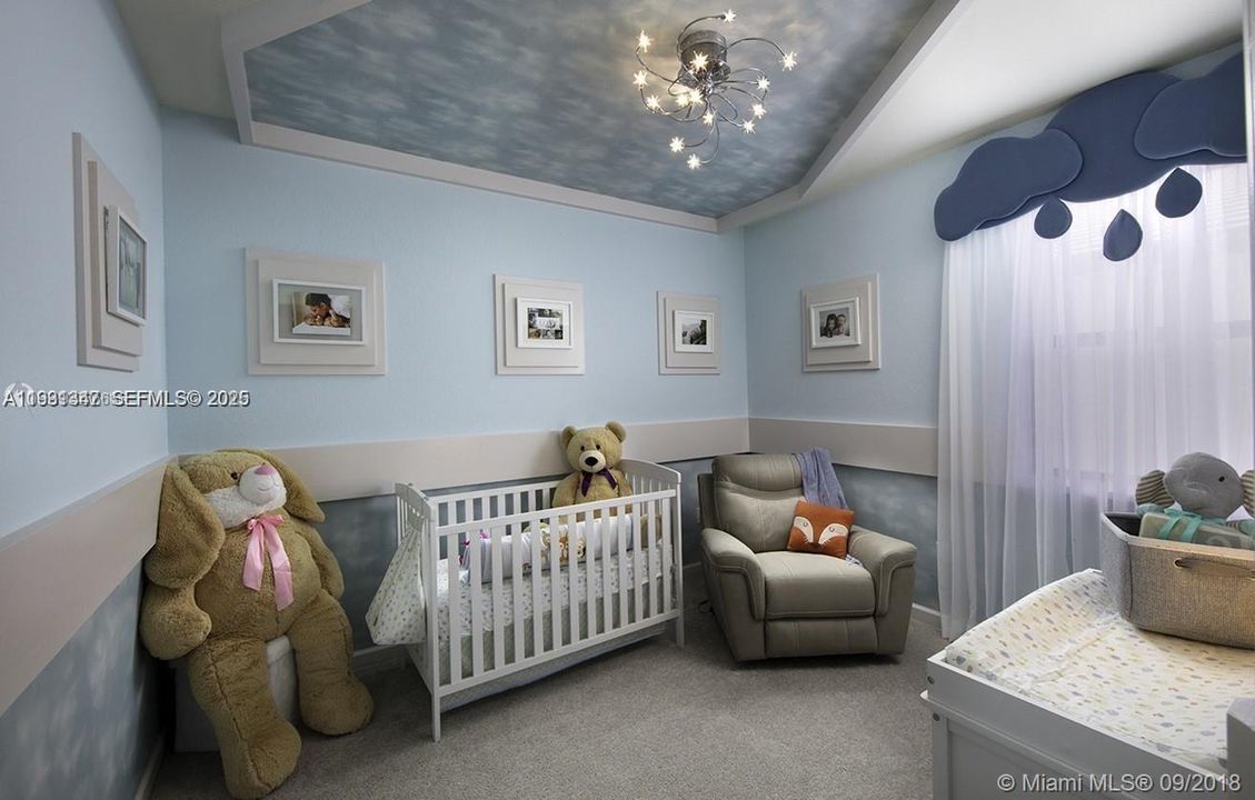 待售: $680,000 (4 贝兹, 3 浴室, 2571 平方英尺)