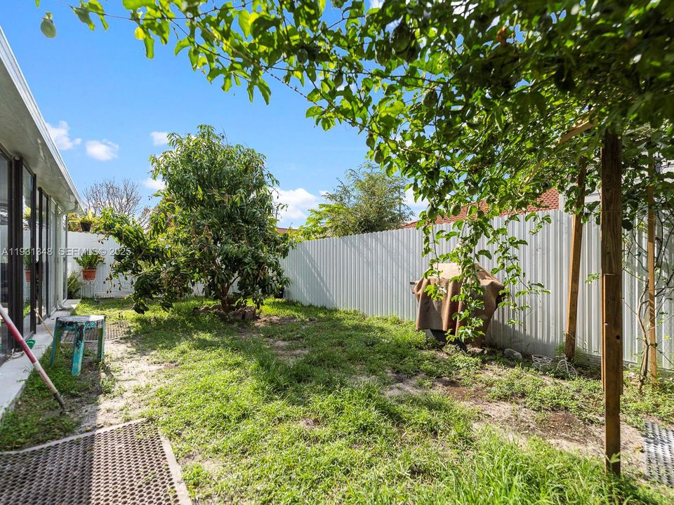 На продажу: $530,000 (4 спален, 2 ванн, 1652 Квадратных фут)