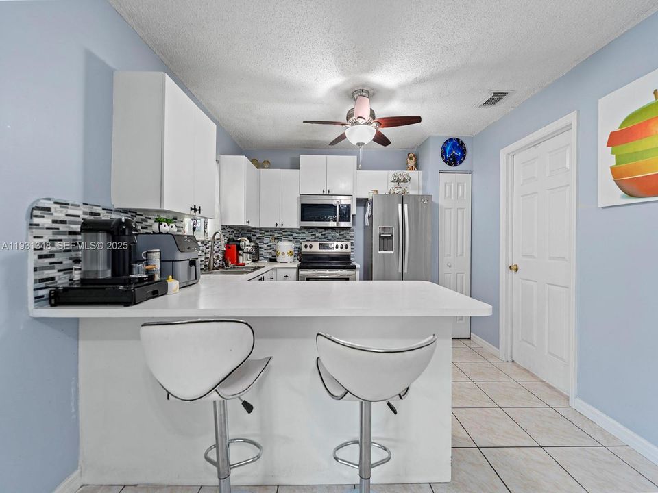 На продажу: $530,000 (4 спален, 2 ванн, 1652 Квадратных фут)