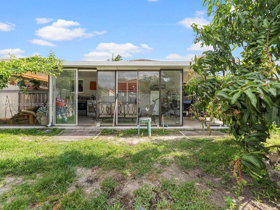 На продажу: $530,000 (4 спален, 2 ванн, 1652 Квадратных фут)