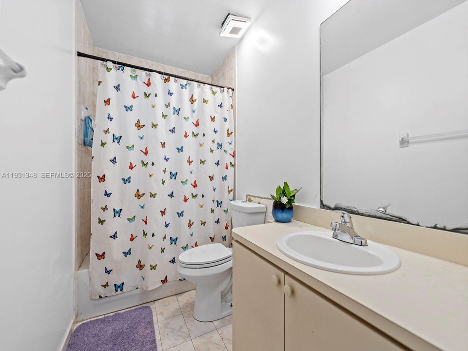 На продажу: $530,000 (4 спален, 2 ванн, 1652 Квадратных фут)