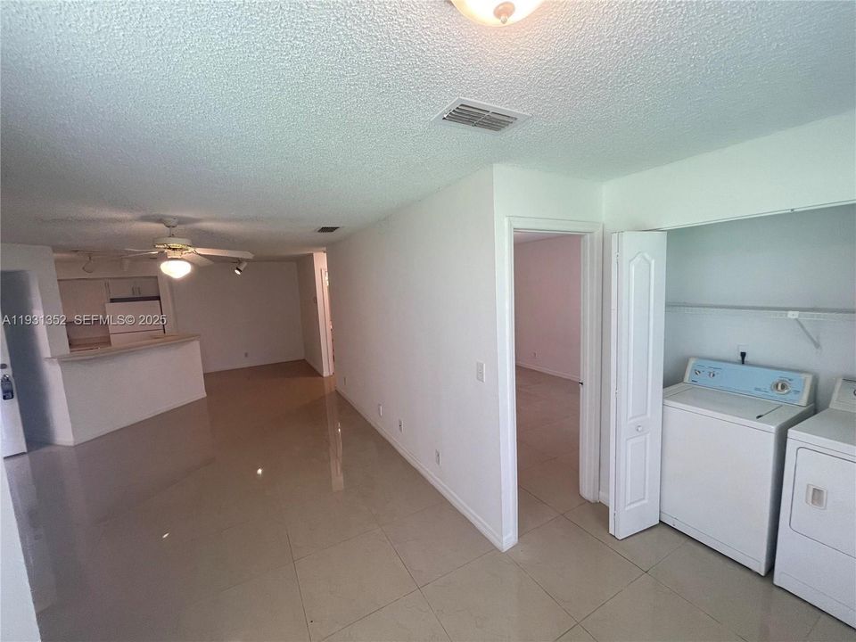 В аренду: $1,575 (1 спален, 1 ванн, 712 Квадратных фут)