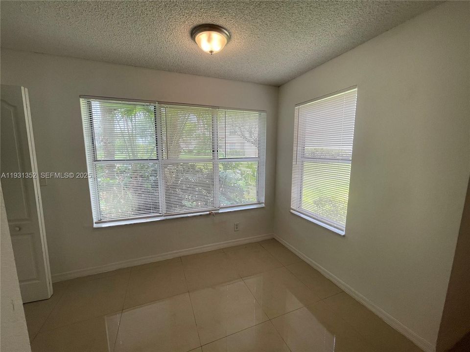 В аренду: $1,575 (1 спален, 1 ванн, 712 Квадратных фут)