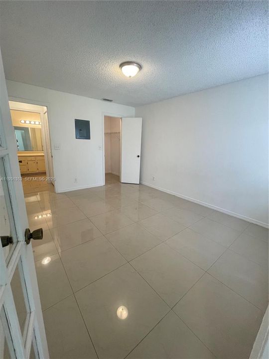 В аренду: $1,575 (1 спален, 1 ванн, 712 Квадратных фут)