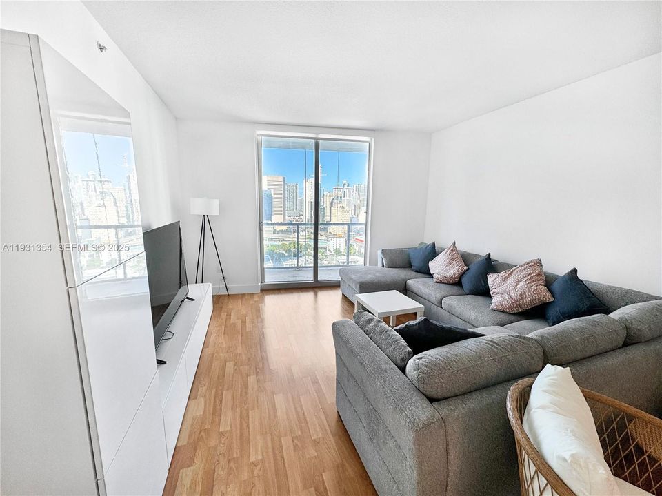 En Renta: $3,750 (2 camas, 2 baños, 1310 Pies cuadrados)