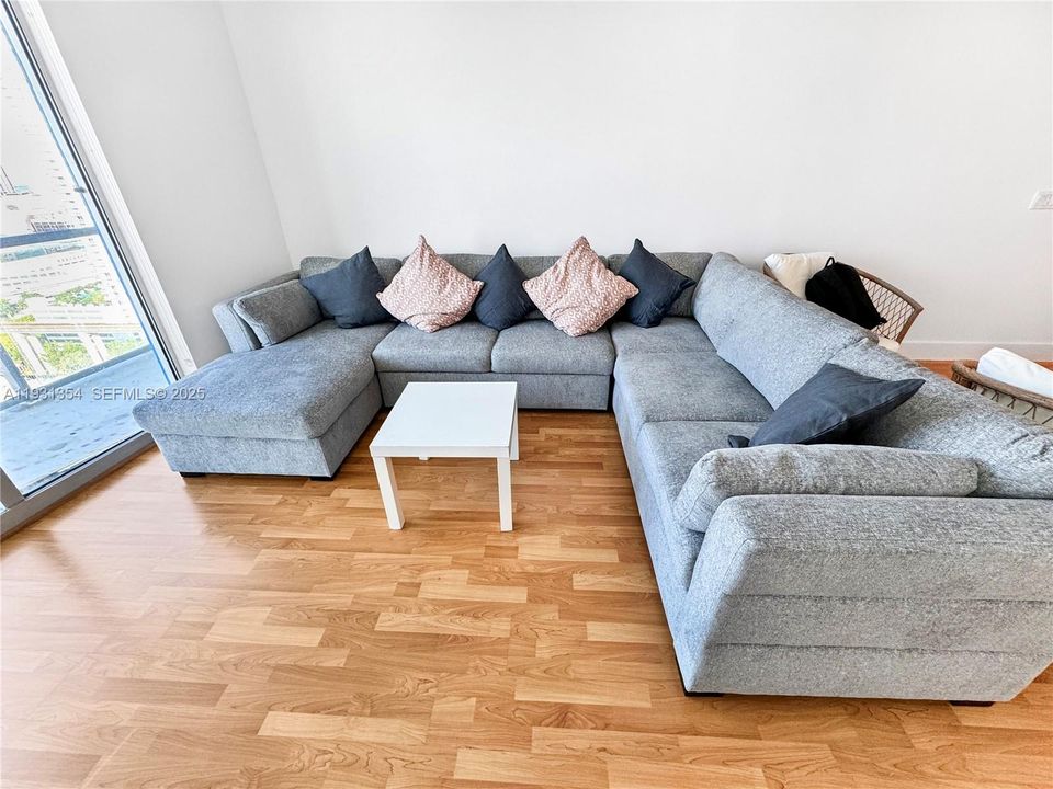 En Renta: $3,750 (2 camas, 2 baños, 1310 Pies cuadrados)