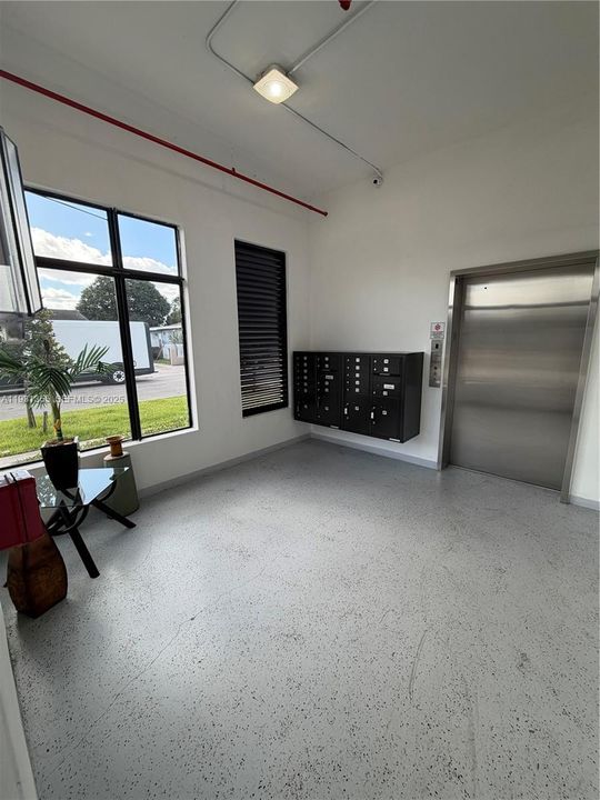 For Rent: $2,500 (2 beds, 2 baths, 865 Square Feet)