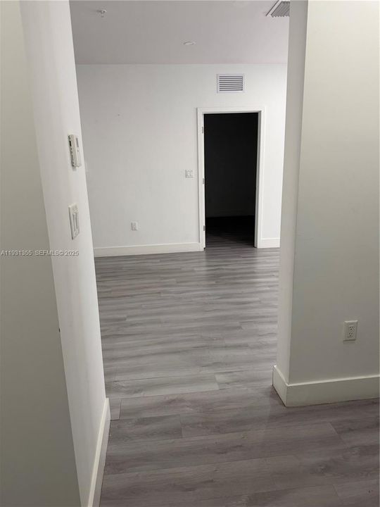 For Rent: $2,500 (2 beds, 2 baths, 865 Square Feet)