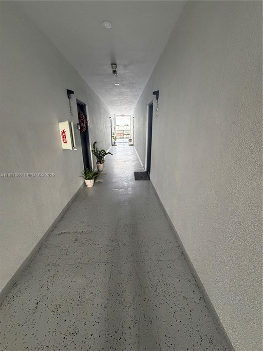 For Rent: $2,500 (2 beds, 2 baths, 865 Square Feet)