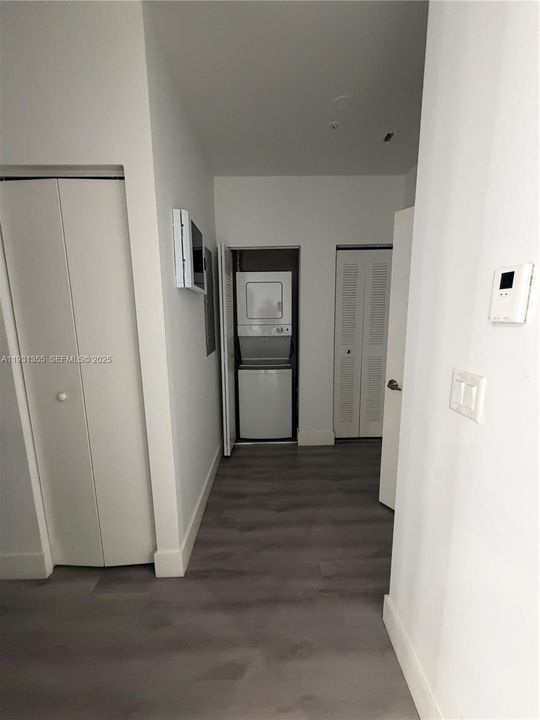 For Rent: $2,500 (2 beds, 2 baths, 865 Square Feet)