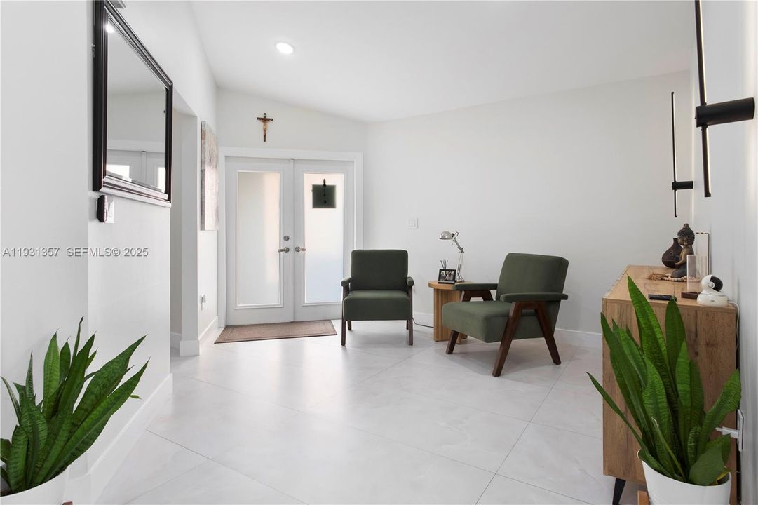 出租: $4,500 (3 贝兹, 2 浴室, 1692 平方英尺)