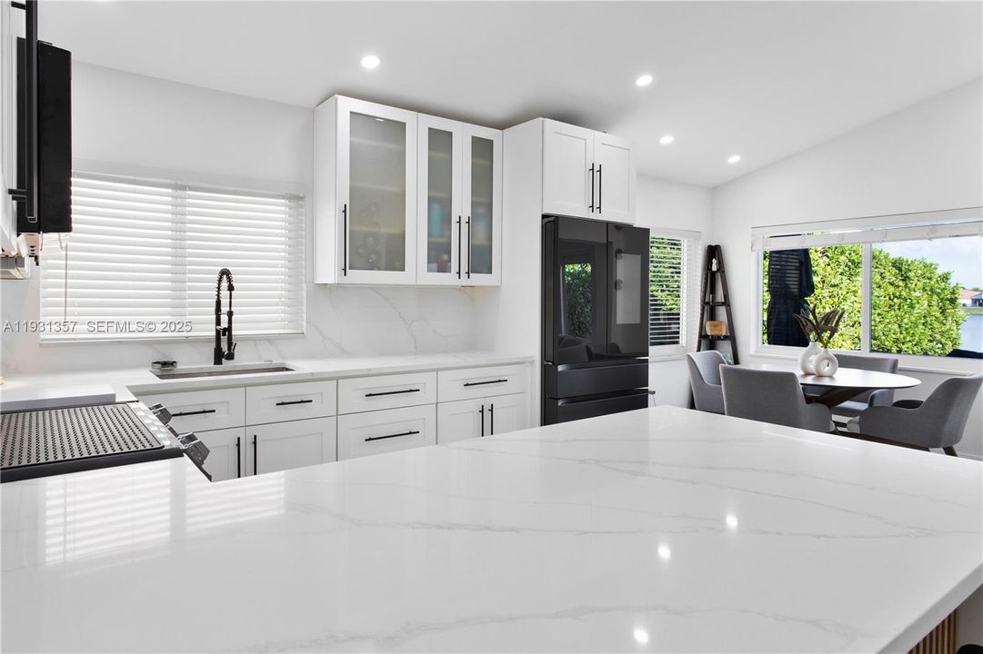 出租: $4,500 (3 贝兹, 2 浴室, 1692 平方英尺)