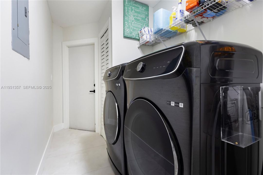 出租: $4,500 (3 贝兹, 2 浴室, 1692 平方英尺)