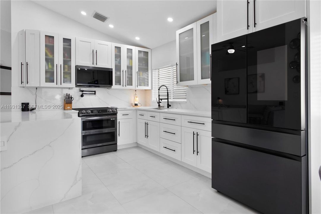 出租: $4,500 (3 贝兹, 2 浴室, 1692 平方英尺)